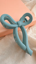 Load image into Gallery viewer, SOFIA BOW CLIP